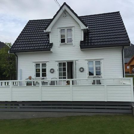 Utsiktsperle Pa Reine I Lofoten Luaran gambar